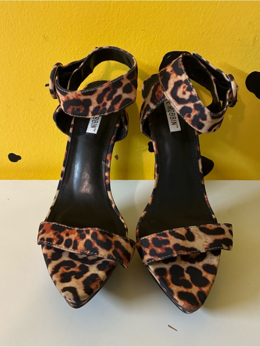 Cape Robbin Leopard Print Heels Size 8.5 Pointed Toe Stiletto Sexy